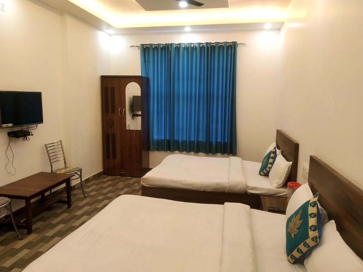 Nv Palace Hotel Vrindāvan 외부 사진