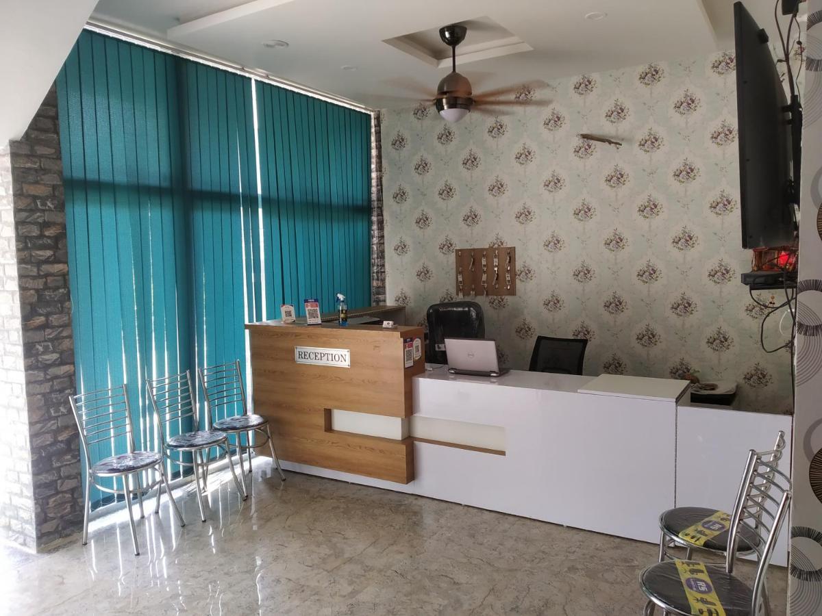 Nv Palace Hotel Vrindāvan 외부 사진