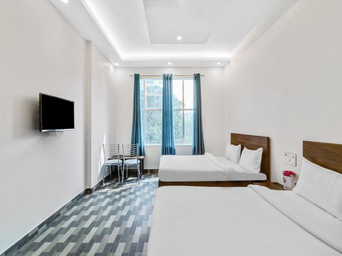 Nv Palace Hotel Vrindāvan 외부 사진