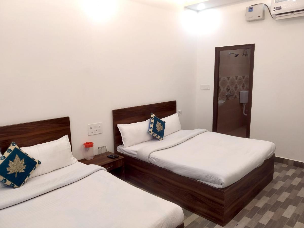 Nv Palace Hotel Vrindāvan 외부 사진