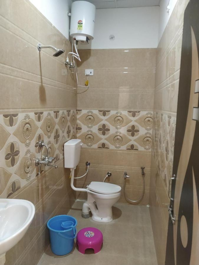 Nv Palace Hotel Vrindāvan 외부 사진
